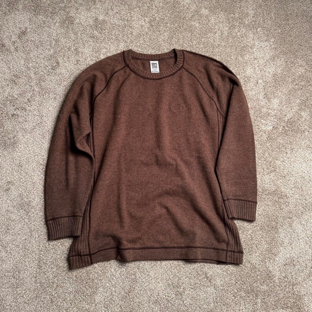 BROWN NORTH FACE RAGLAN KNIT SWEATER